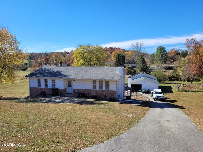 3028 Meadowview DR, Kingston, TN 37763