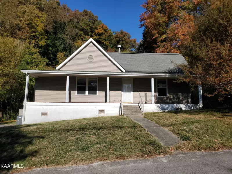 103 Front St, Harriman, TN 37748