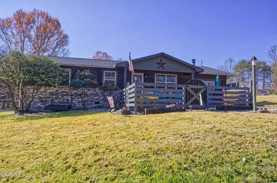 204 Washington Ave, Rockwood, TN 37854