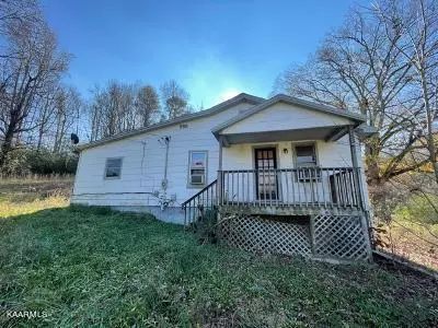 110 Martin CIR, Harriman, TN 37748