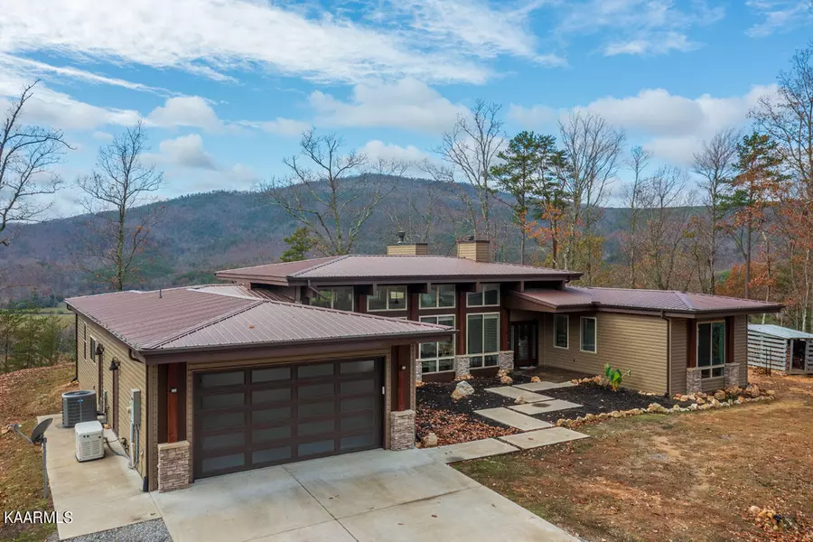 980 Dry Creek Rd, Tellico Plains, TN 37385