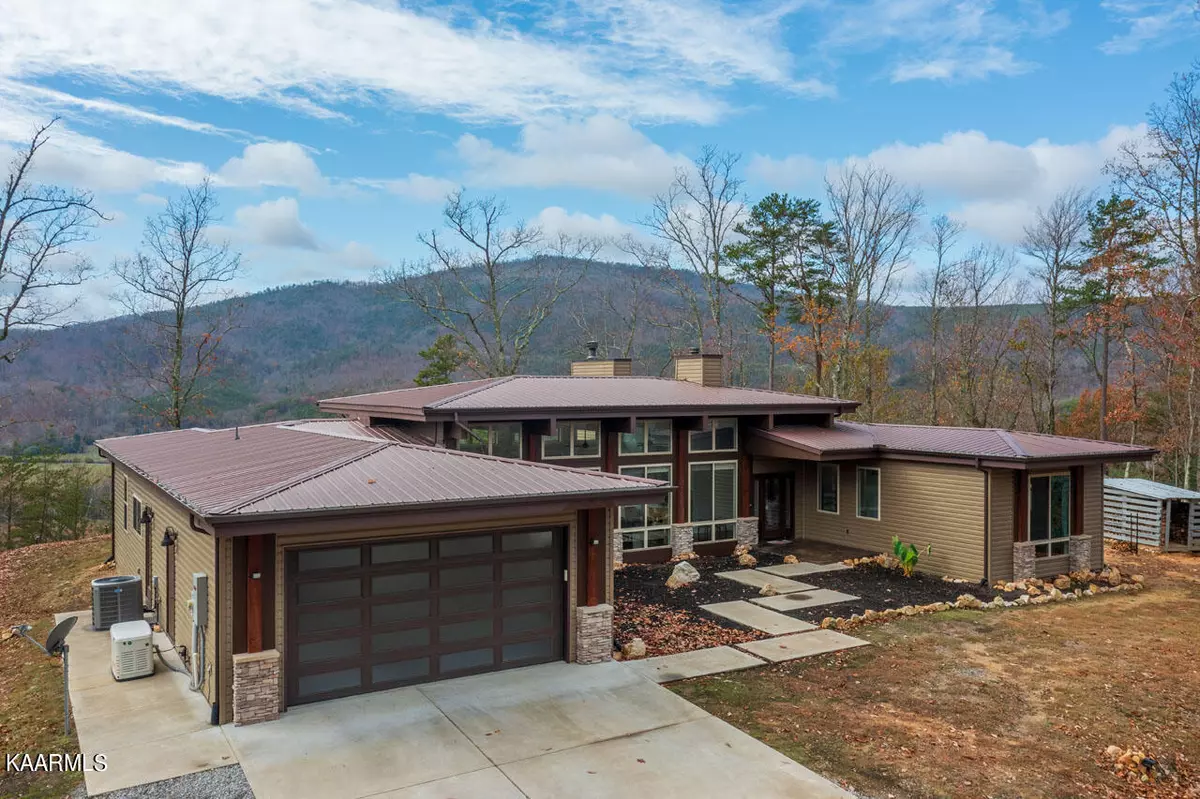 Tellico Plains, TN 37385,980 Dry Creek Rd