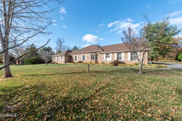 Maryville, TN 37803,935 Briarcliff CIR