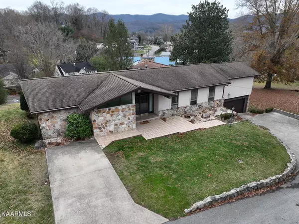 609 Elmwood Rd, Middlesboro, KY 40965