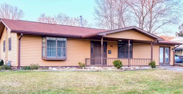 120 Briar Rd, Oak Ridge, TN 37830