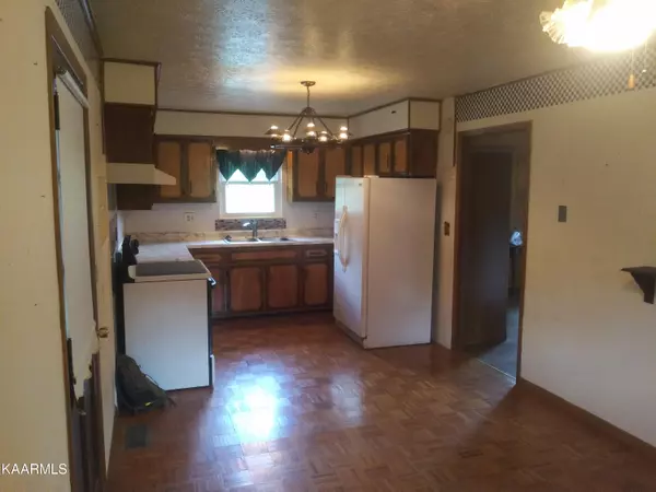 Arthur, TN 37707,120 Bug Hole Rd