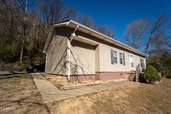 445 Burem Rd, Rogersville, TN 37857