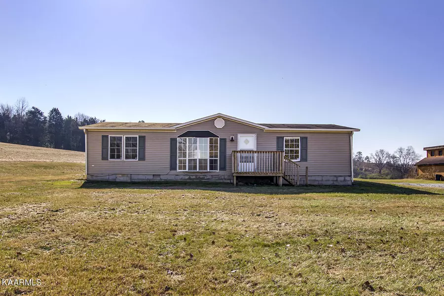 2102 Fork Creek Rd, Philadelphia, TN 37846