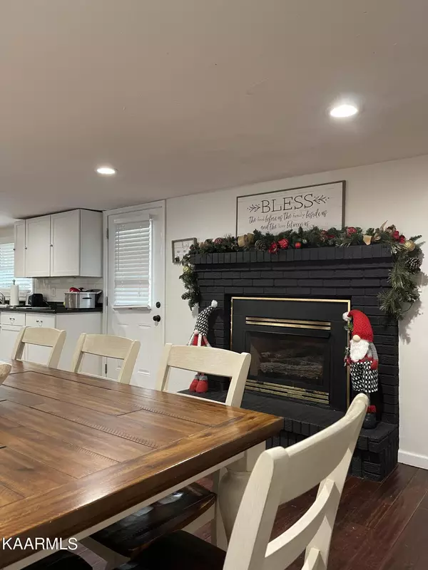 Rocky Top, TN 37769,232 Old Lake City Hwy