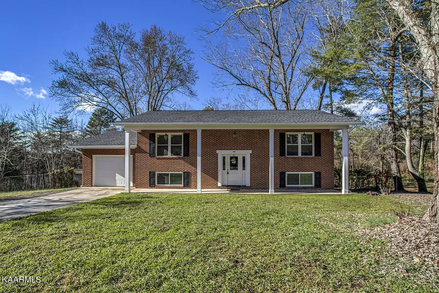 444 Dogwood DR, Harriman, TN 37748