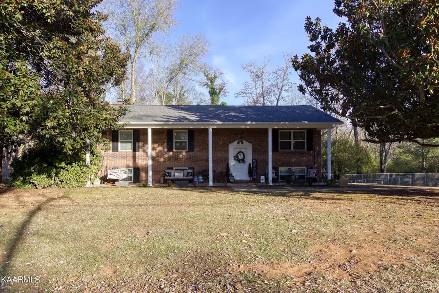 443 Dogwood DR, Harriman, TN 37748