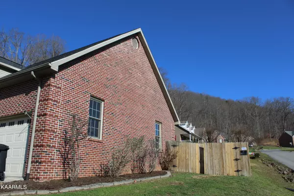 Middlesboro, KY 40965,314 Picadilly CT