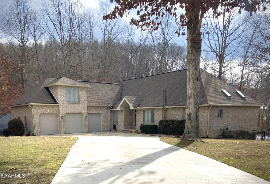 13 Hampton PT, Crossville, TN 38558