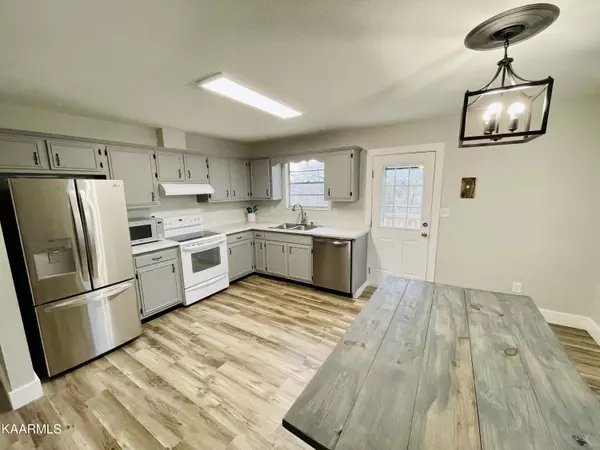 Maryville, TN 37803,3429 Best Rd