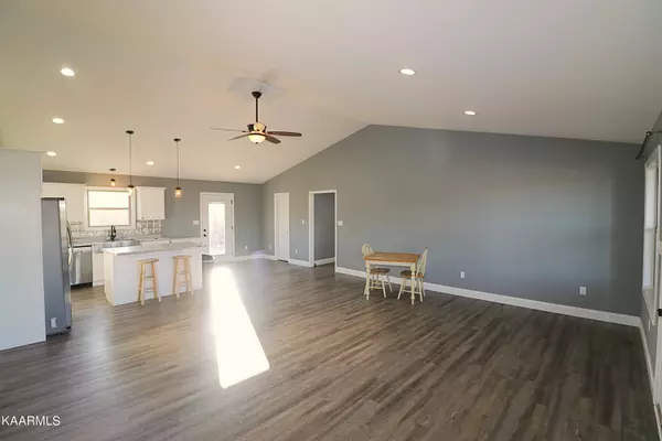 Oneida, TN 37841,164 Pine Creek Rd