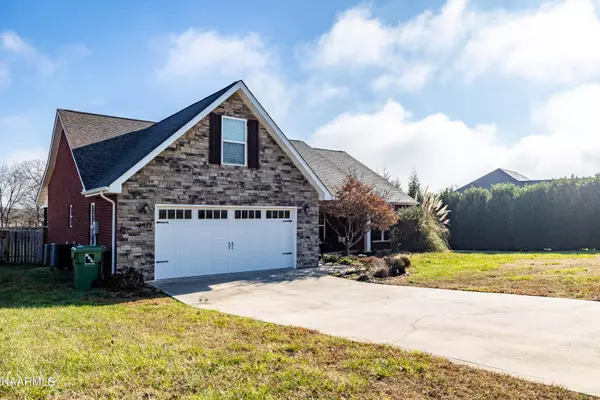 2919 Silver Brook LN, Maryville, TN 37803