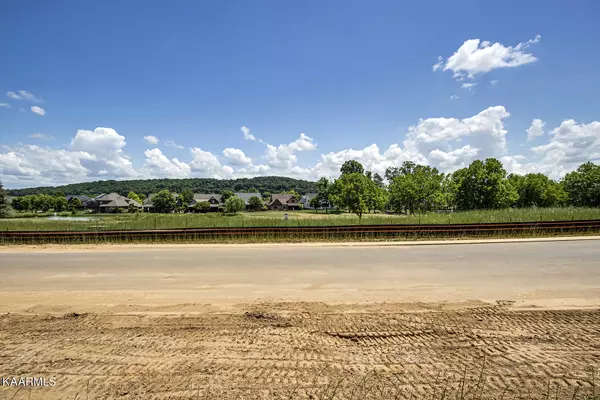 Loudon, TN 37774,379 Mockingbird LN