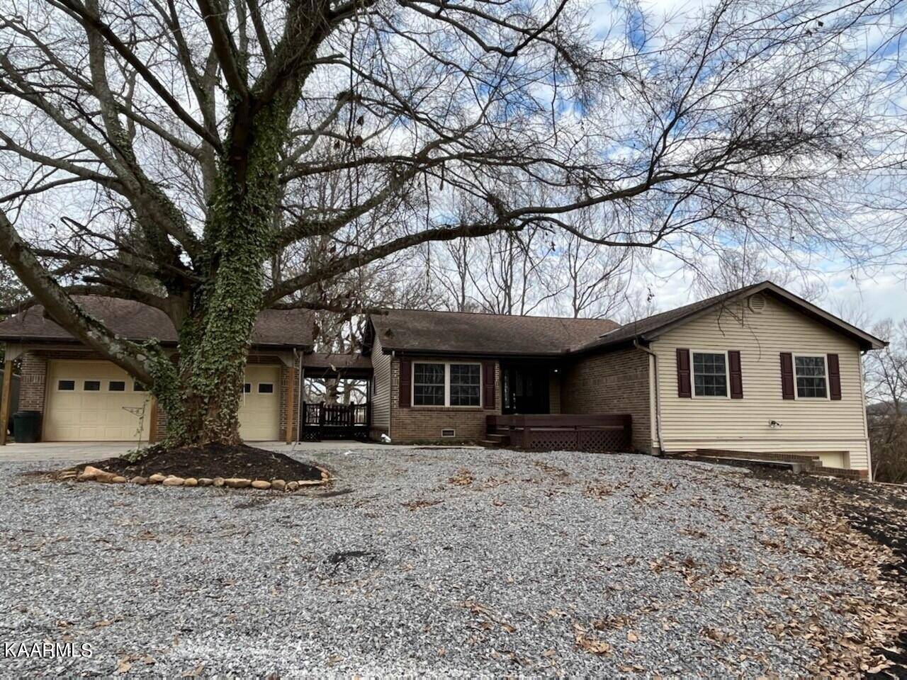 1213 Disco Loop Rd, Friendsville, TN 37737