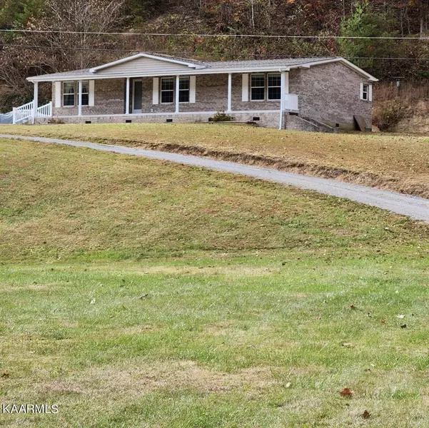 42 Mills Hunter Rd, Pineville, KY 40977