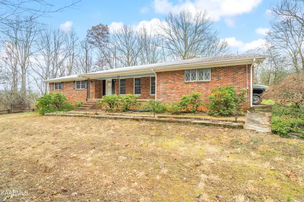 384 Greenbriar Rd, Sweetwater, TN 37874