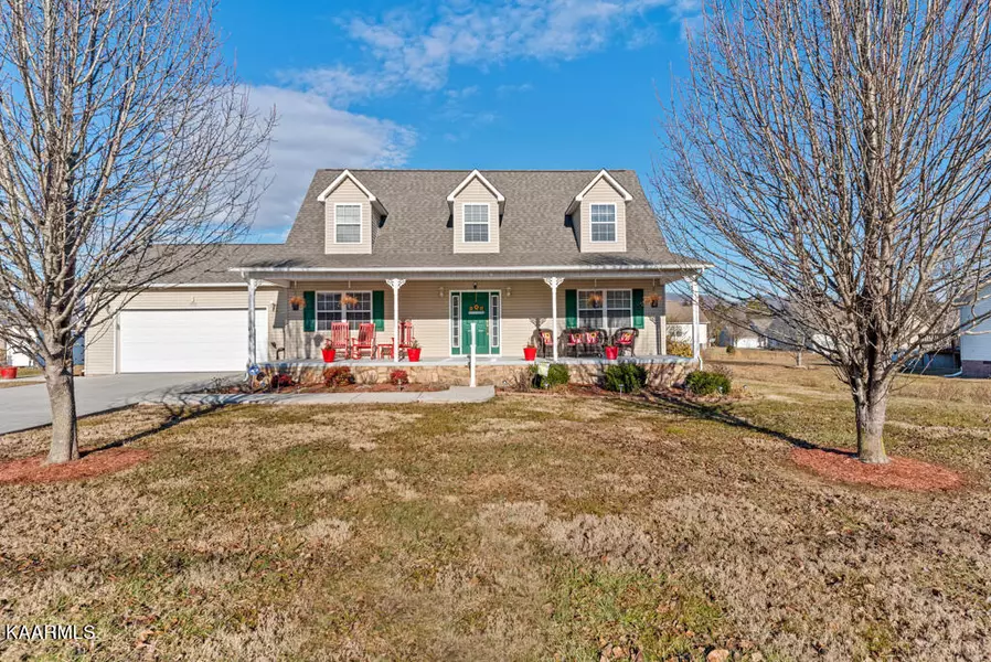 452 Clover CIR, Jacksboro, TN 37757