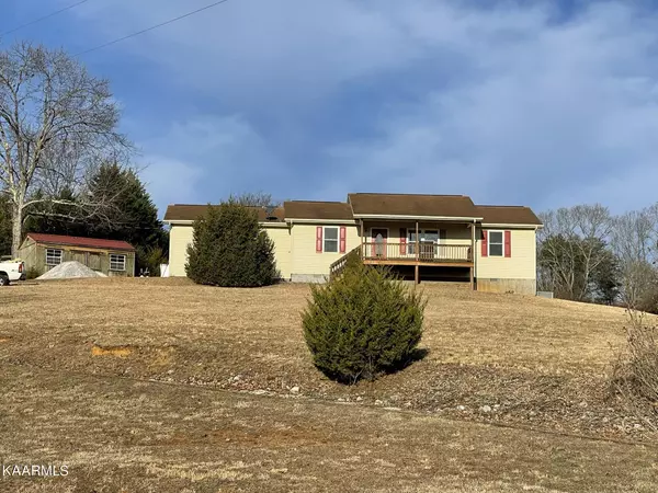 953 Spring Creek Rd, Dandridge, TN 37725