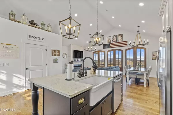 New Tazewell, TN 37825,367 Smokey Quartz Blvd