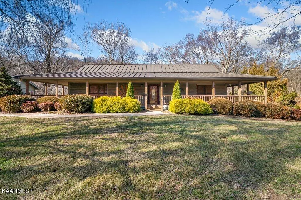 Spencer, TN 38585,407 River Oaks DR