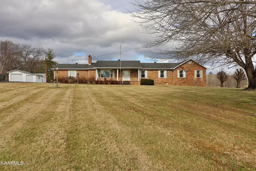 3000 Coopertown Rd, Oneida, TN 37841