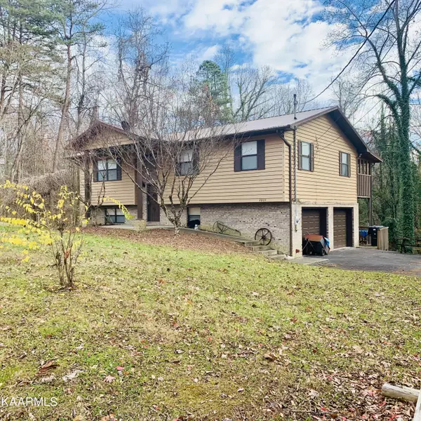 2204 Daisy Tr,  Pigeon Forge,  TN 37863