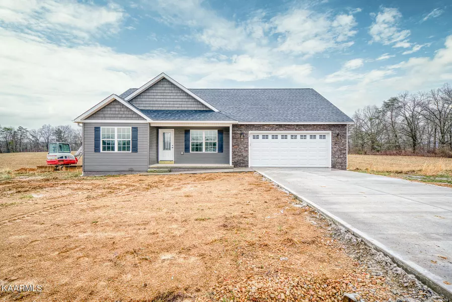 32 Estate LN, Crossville, TN 38555