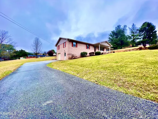 139 Gloria DR, Tazewell, TN 37879