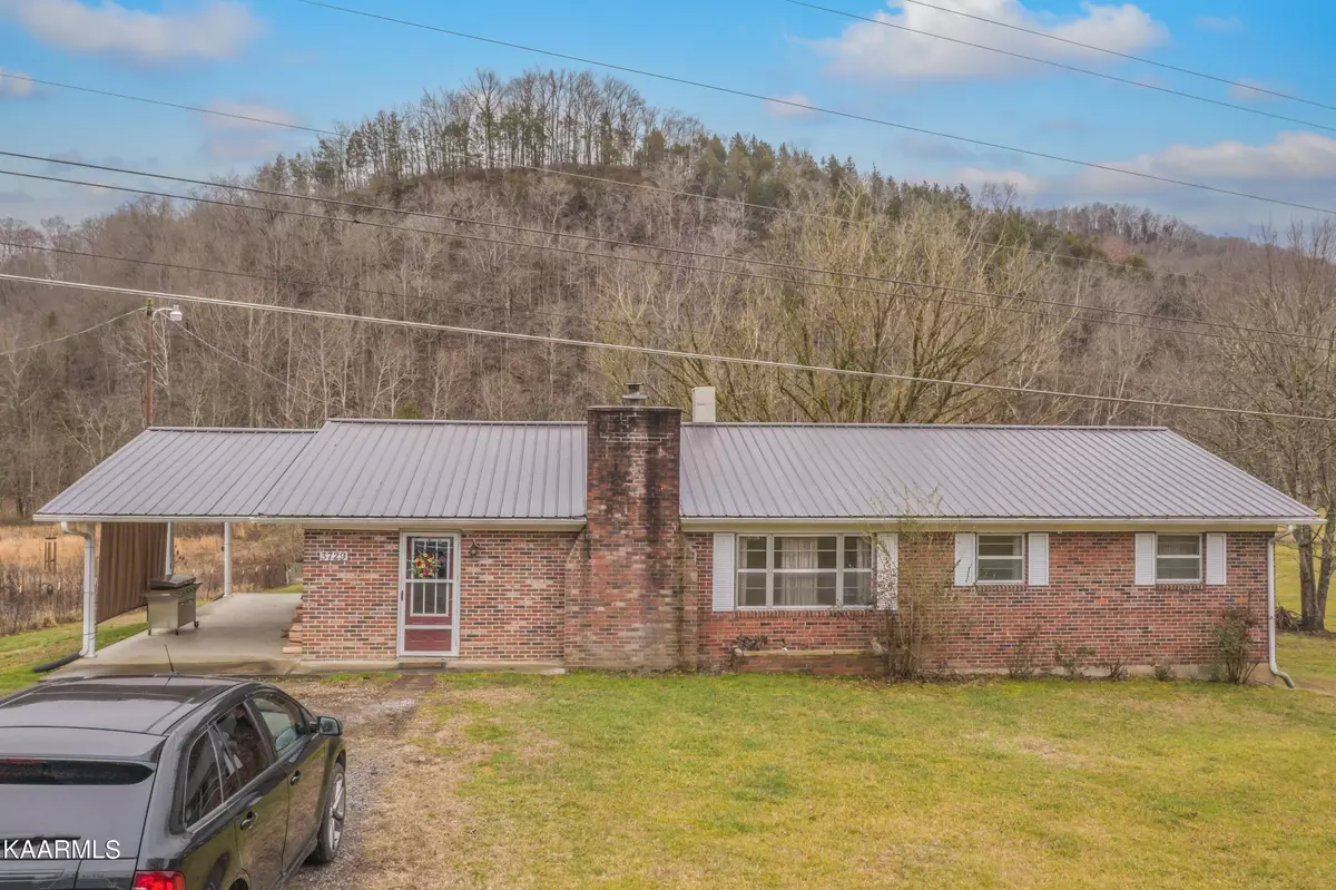 Sneedville, TN 37869,3729 Tazewell Hwy