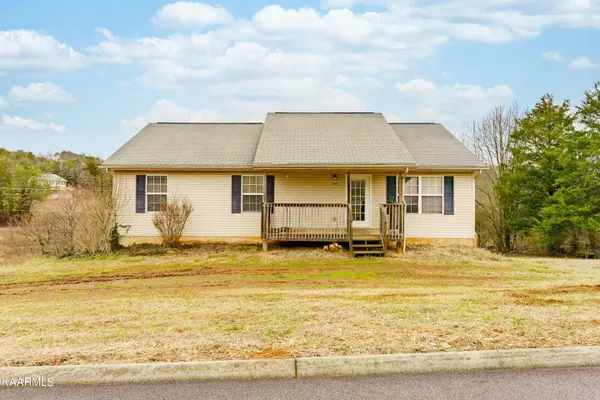 2692 Colonel DR, Kodak, TN 37764