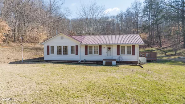 393 Hillcrest St, Rogersville, TN 37857