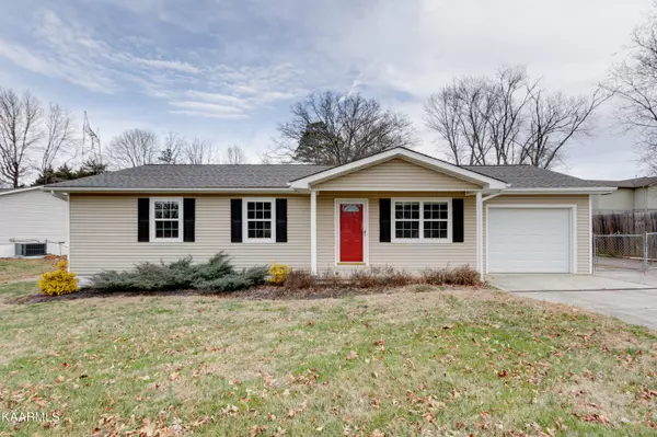 7606 Foxglen Blvd, Knoxville, TN 37918