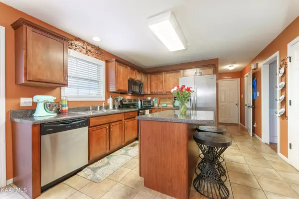 Knoxville, TN 37938,2914 Porch Swing Rd