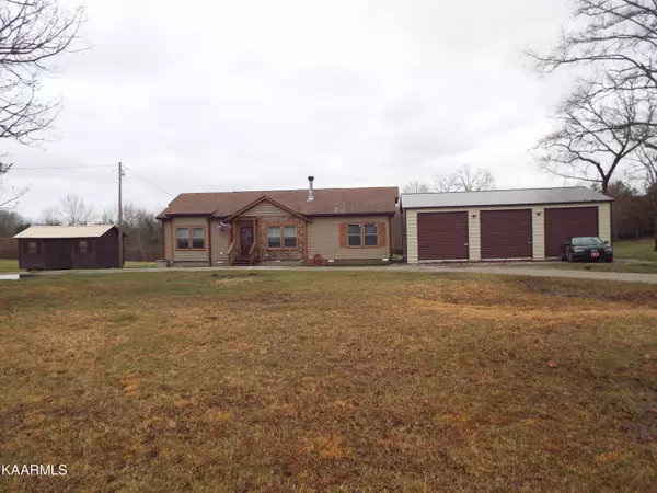 1227 Deer Lodge Hwy, Sunbright, TN 37872