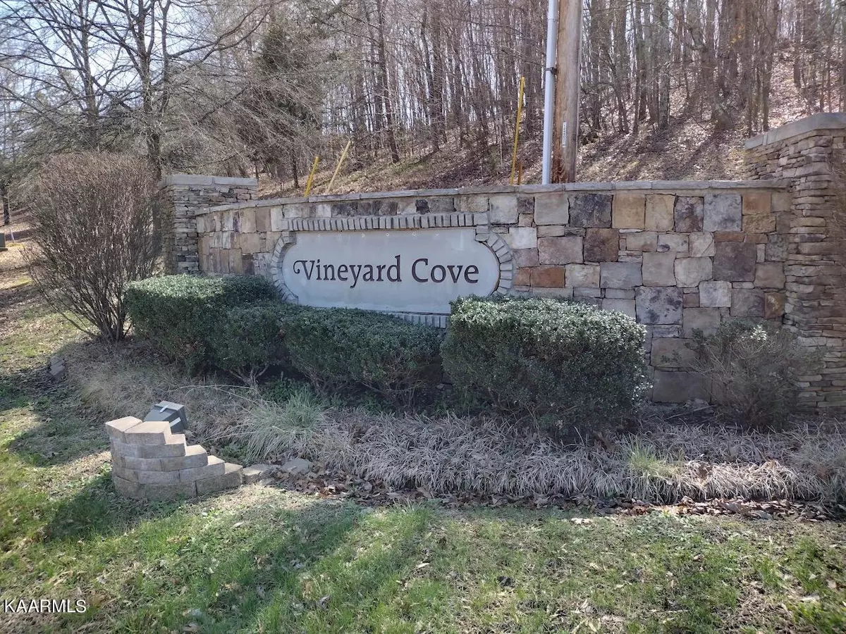 Loudon, TN 37774,250 Vineyard Cove DR