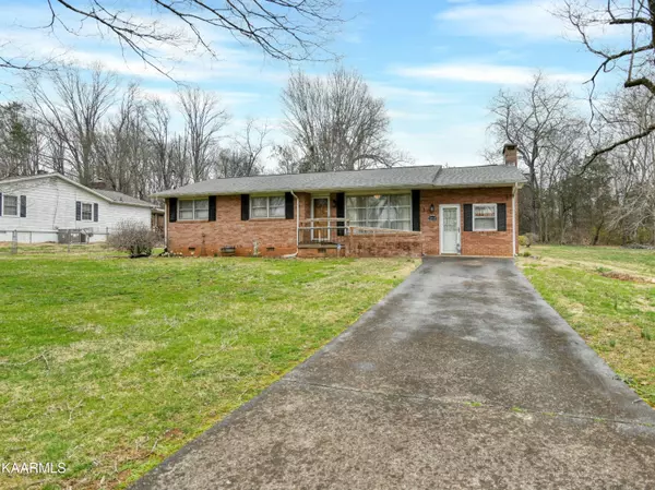 1219 Roberts CIR, Lenoir City, TN 37772