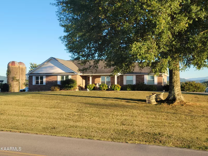 5004 Old Niles Ferry Rd, Maryville, TN 37801