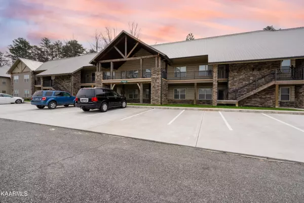 229 Bishops Cap CIR #105, Townsend, TN 37882