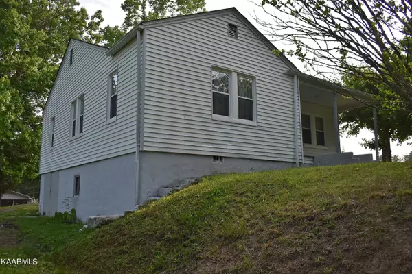 Middlesboro, KY 40965,107 Pinewood LN