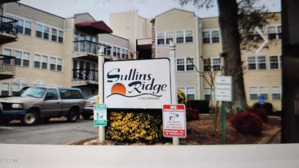 Knoxville, TN 37919,2749 Sullins St ## C111