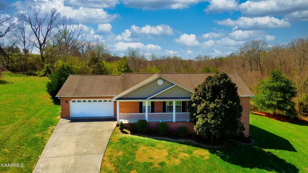 1763 Derby Downs DR, Friendsville, TN 37737