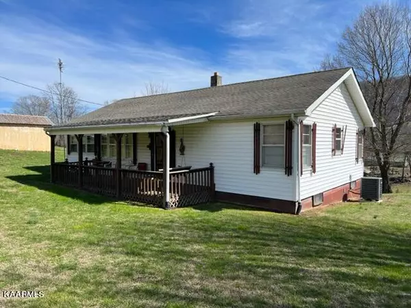 581 Campground Rd, Thorn Hill, TN 37881