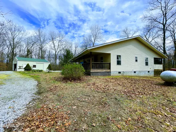 118 Robert Beaty Rd, Jamestown, TN 38556