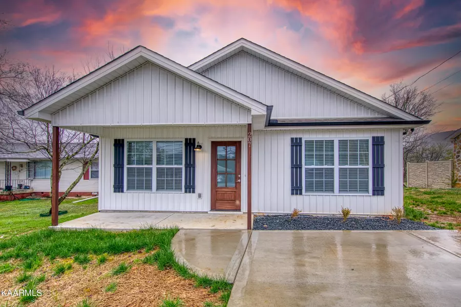 207 Ridgeview DR, Clinton, TN 37716