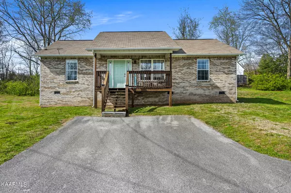 906 Stacy CIR, White Pine, TN 37890