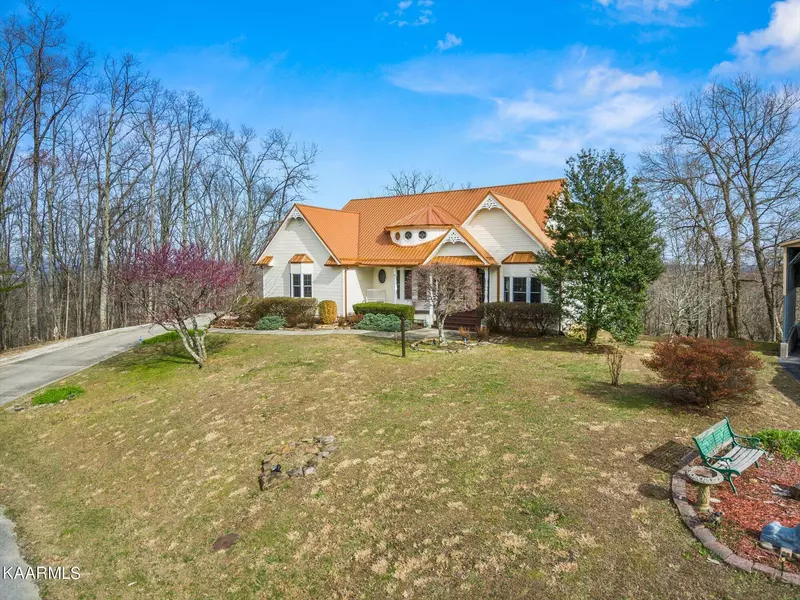 286 Bobcat Tr, Caryville, TN 37714